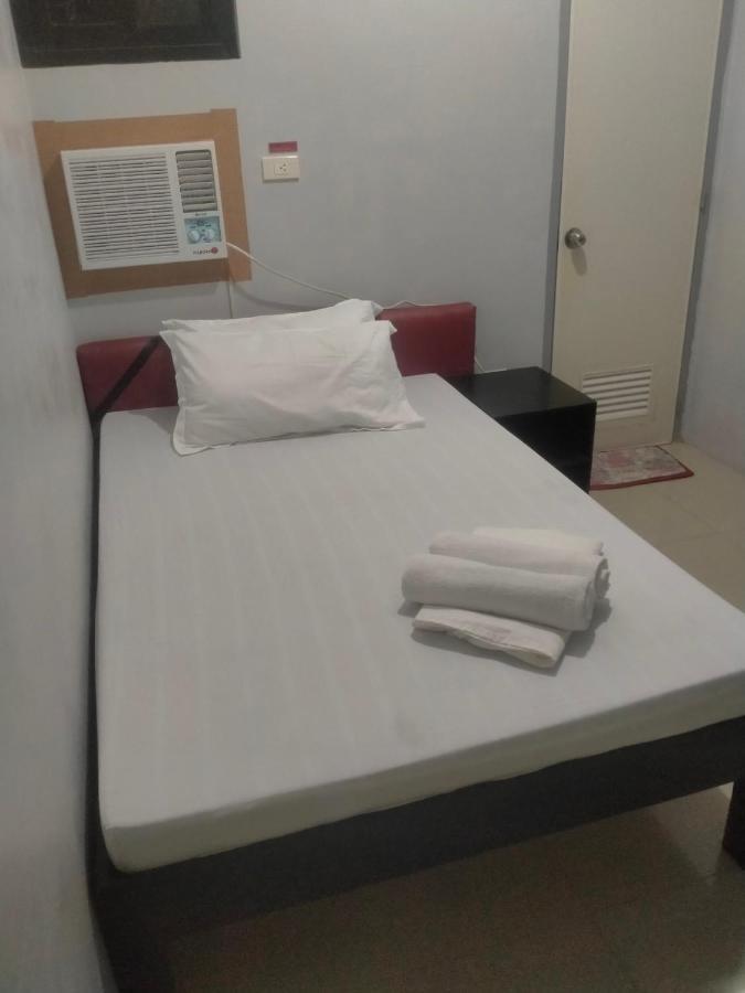 V.F. Riton Apartelle ラオアグ エクステリア 写真