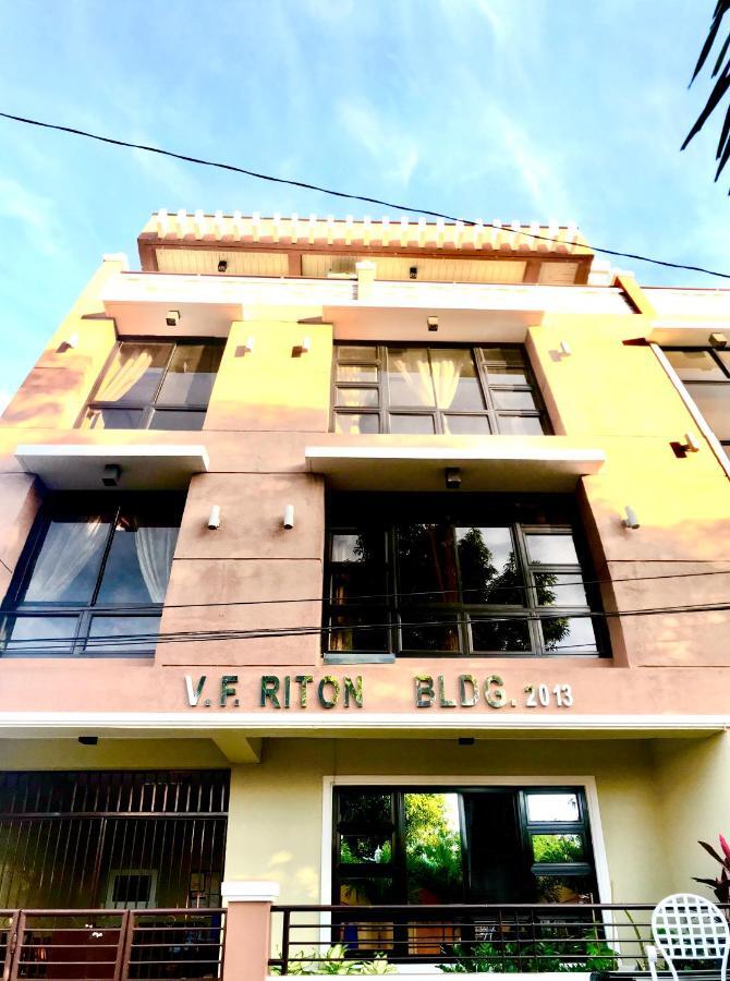 ラオアグV.F. Riton Apartelleアパートメント エクステリア 写真